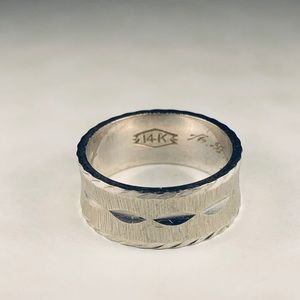14K White Gold Ring